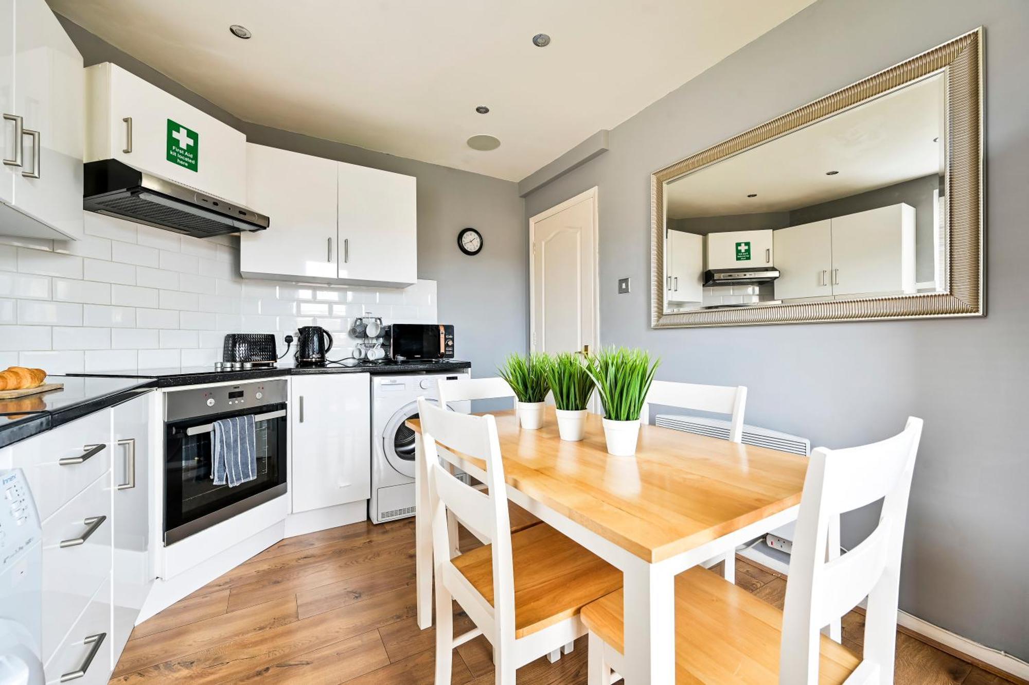 Apartmán Cosy 1-Bed E15, Sleeps 4, 1 Min From Tube Station Near O2 Arena Londýn Exteriér fotografie