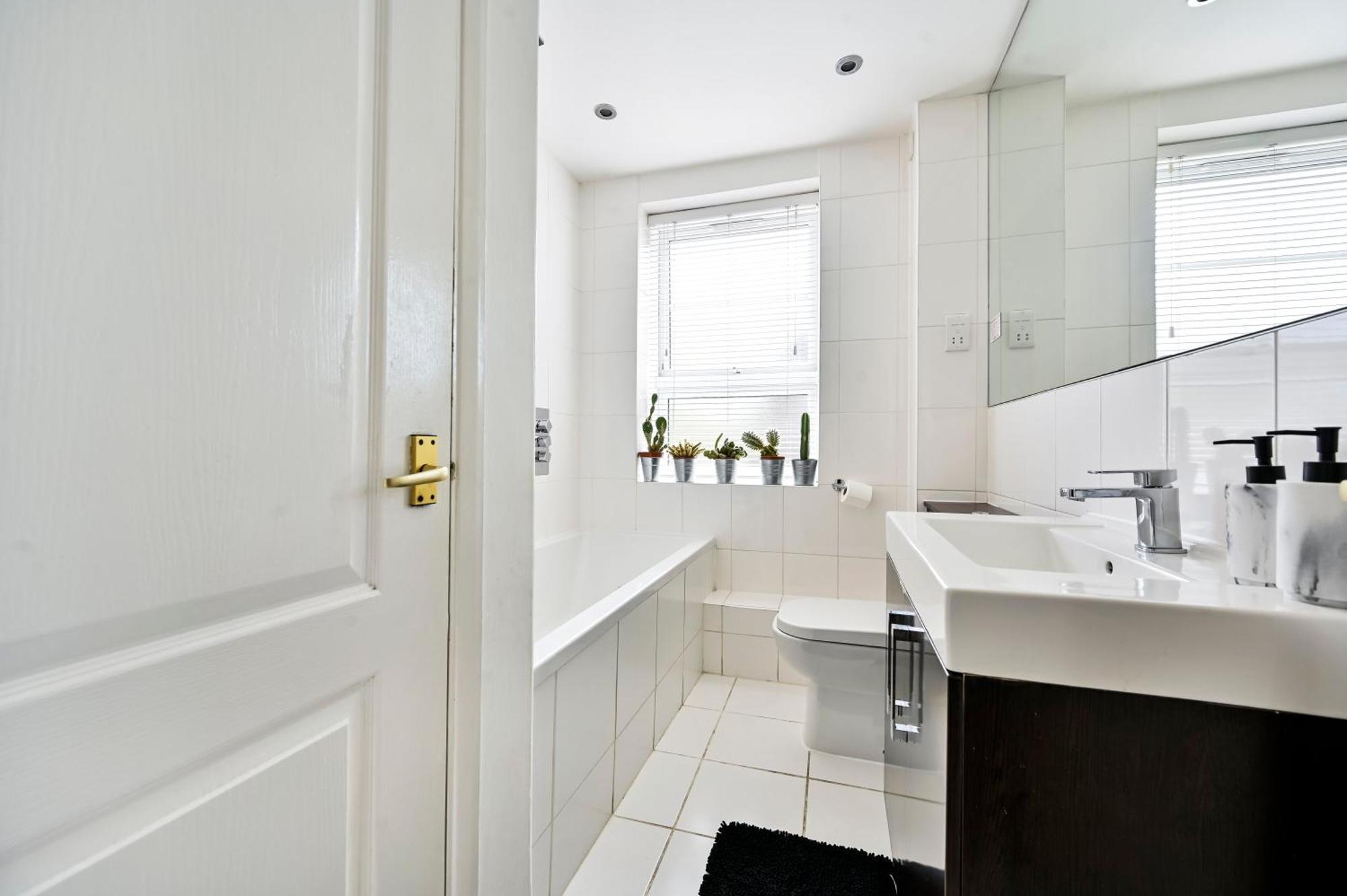 Apartmán Cosy 1-Bed E15, Sleeps 4, 1 Min From Tube Station Near O2 Arena Londýn Exteriér fotografie