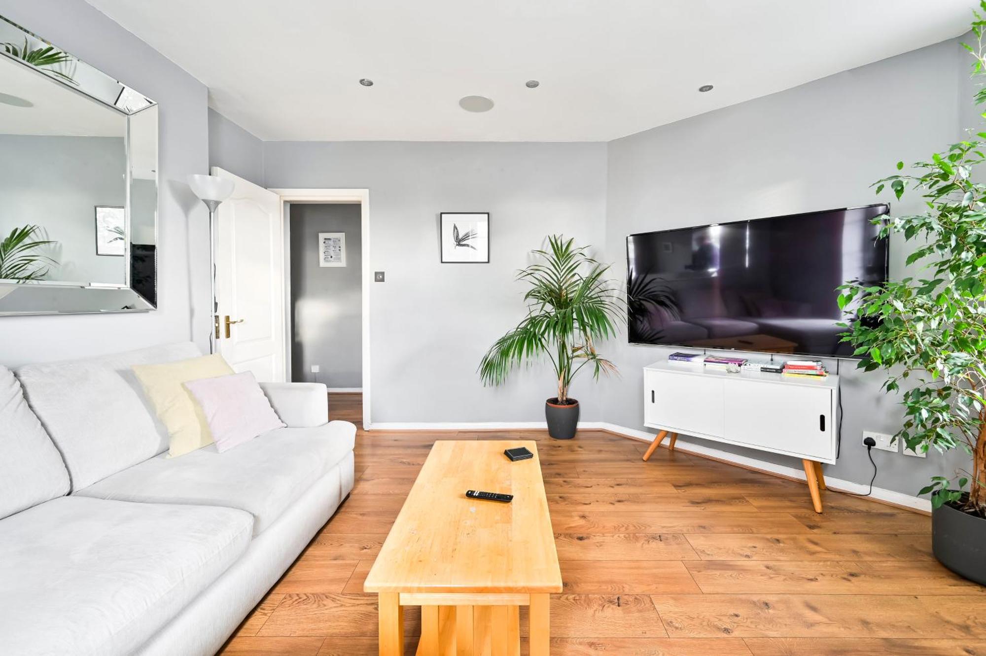 Apartmán Cosy 1-Bed E15, Sleeps 4, 1 Min From Tube Station Near O2 Arena Londýn Exteriér fotografie